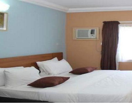 Toprate Luxury Hotel Owerri Quarto foto