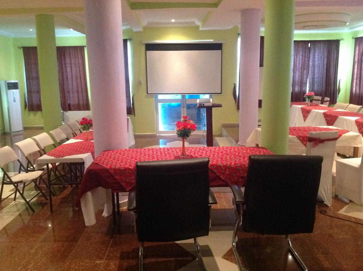 Toprate Luxury Hotel Owerri Exterior foto